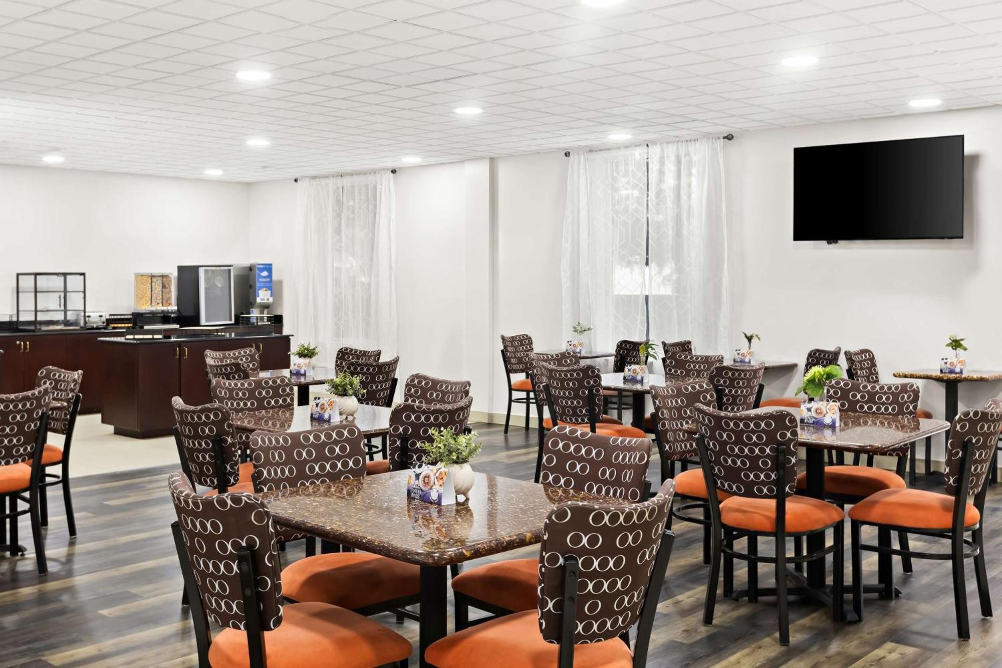 Hotel Sonesta Essential Savannah 3*