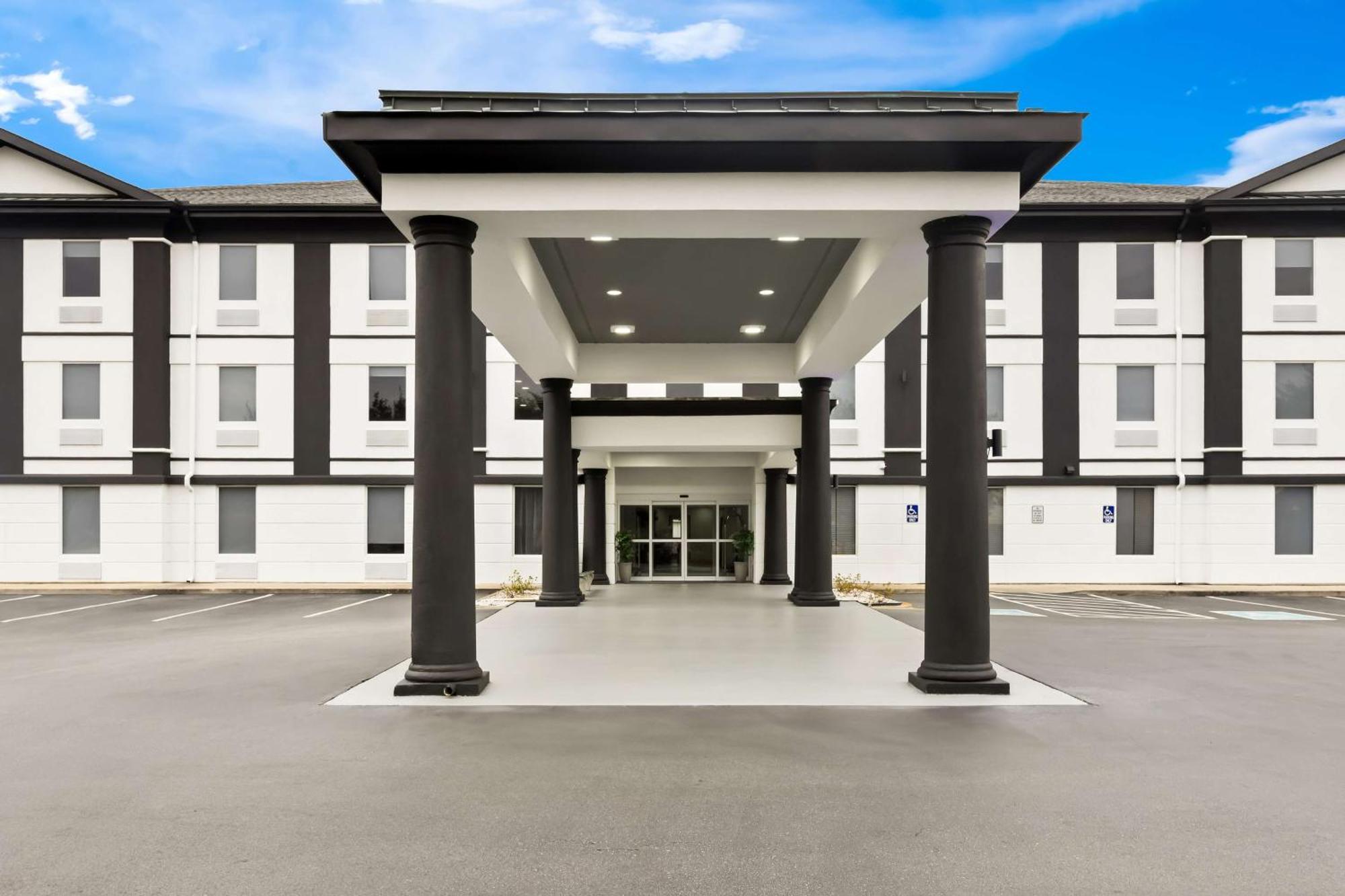 Sonesta Essential Savannah Hotel