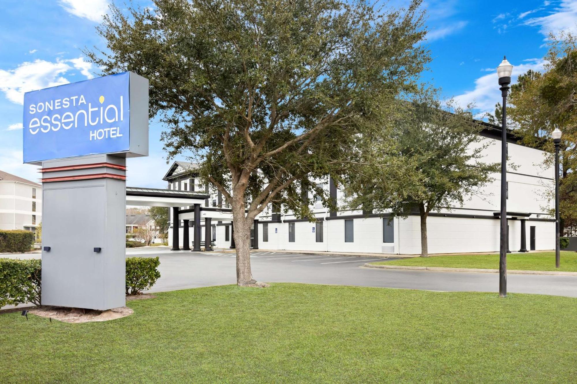 Hotel Sonesta Essential Savannah 3*