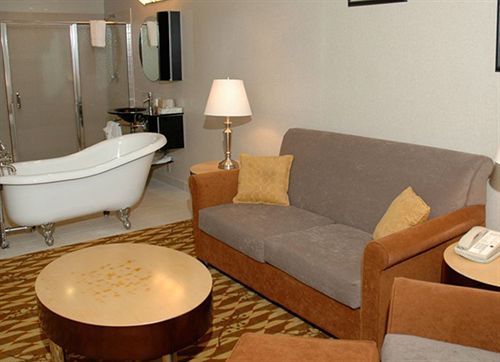 Sonesta Essential Savannah Hotel
